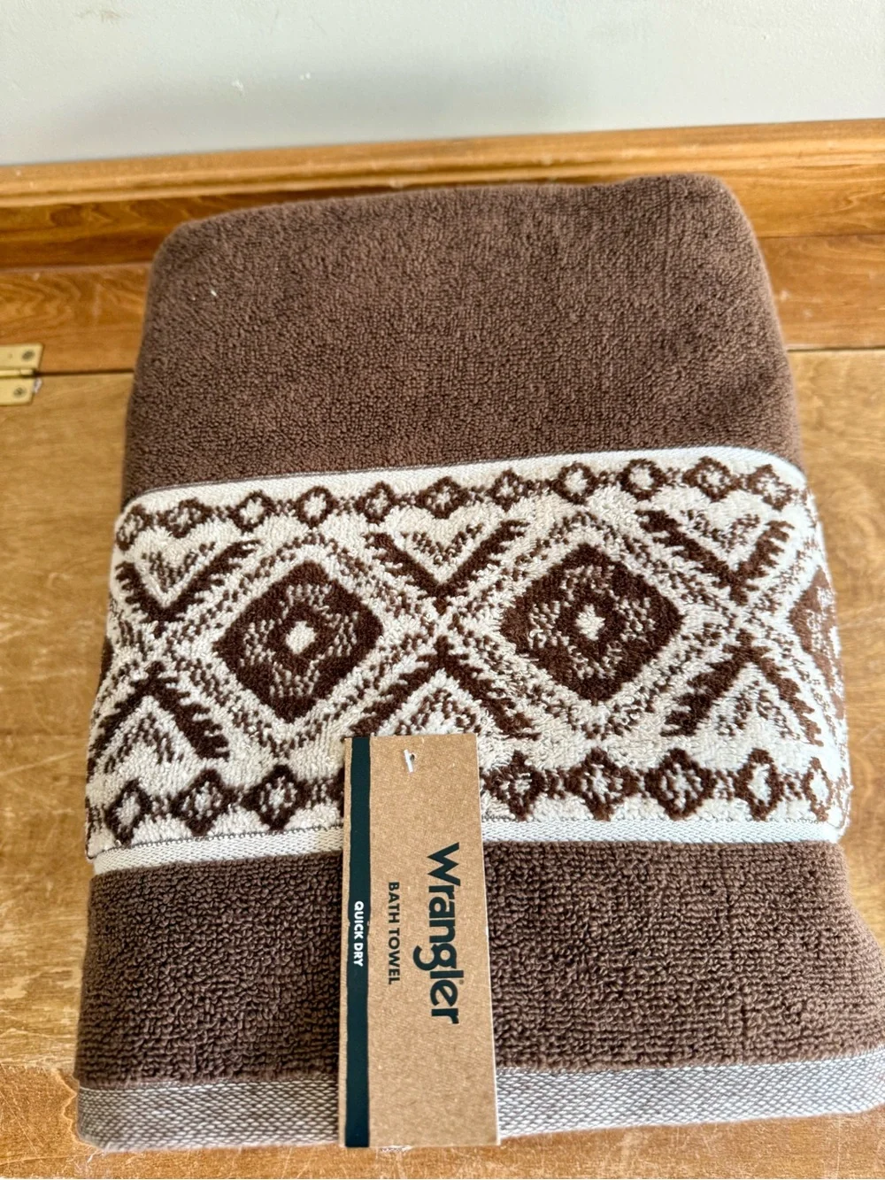 Wrangler Brown and Cream Geometric Bath Towel set